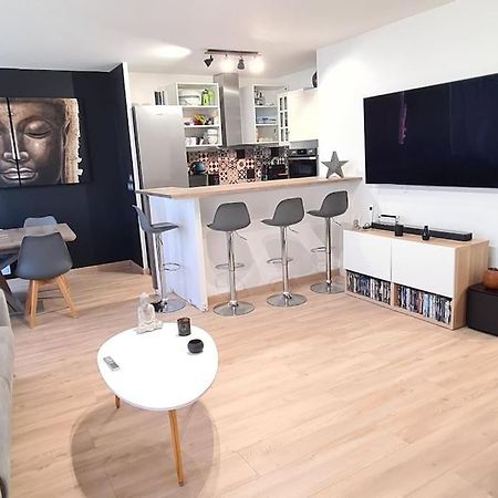 Charmant Logement Avec Jacuzzi Mantes-la-Jolie Exterior photo